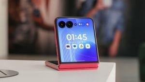 razr-ultra-2025-300x169 Top 10 Smartphones of 2025 – Full Comparison & Real Review